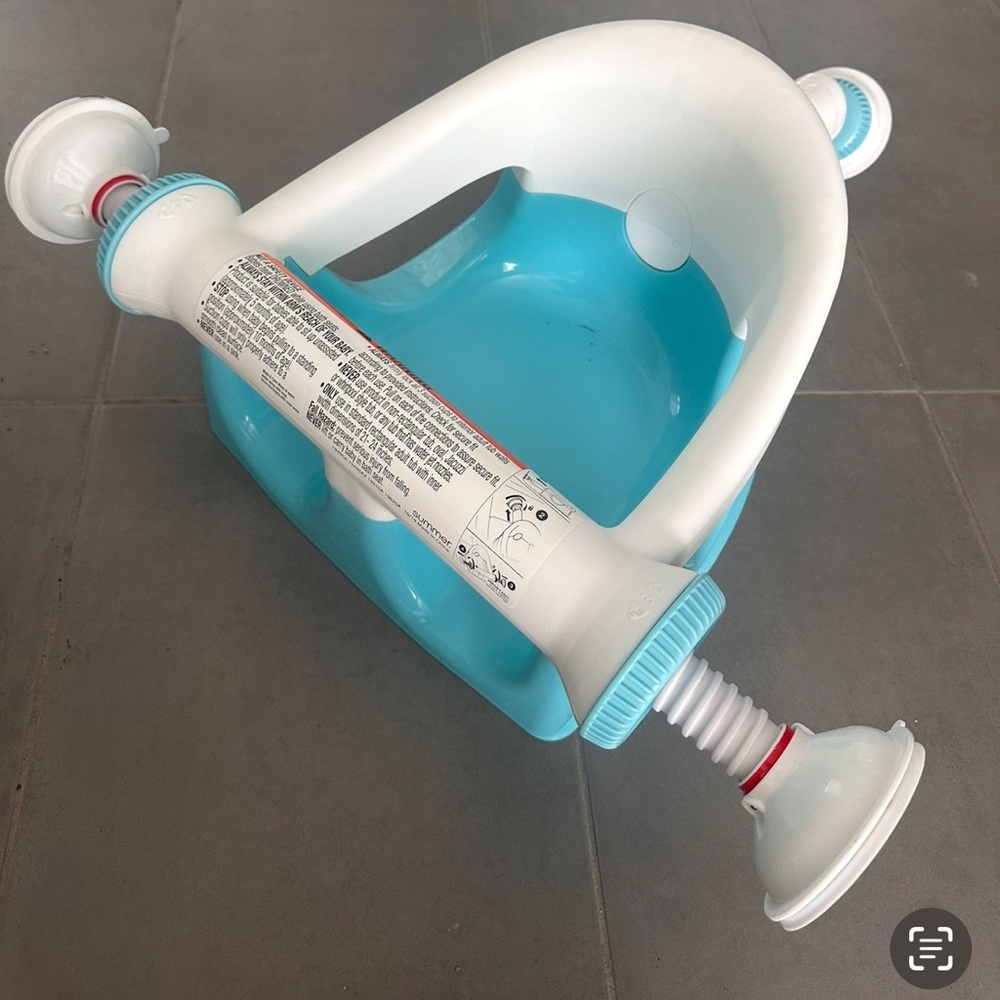 Ergonomic White and Blue Bath Sprayer with Suction Cup Base